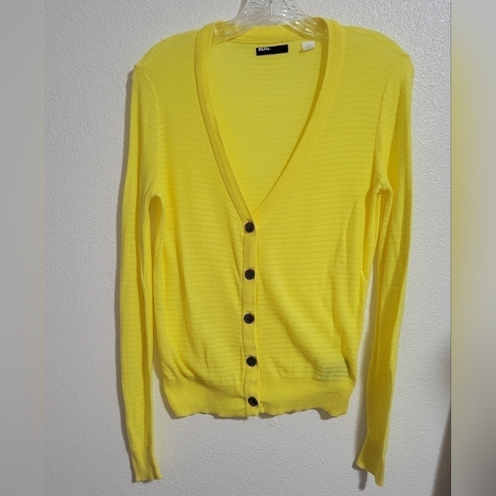 BDG light knit yellow sweater size xs oversized